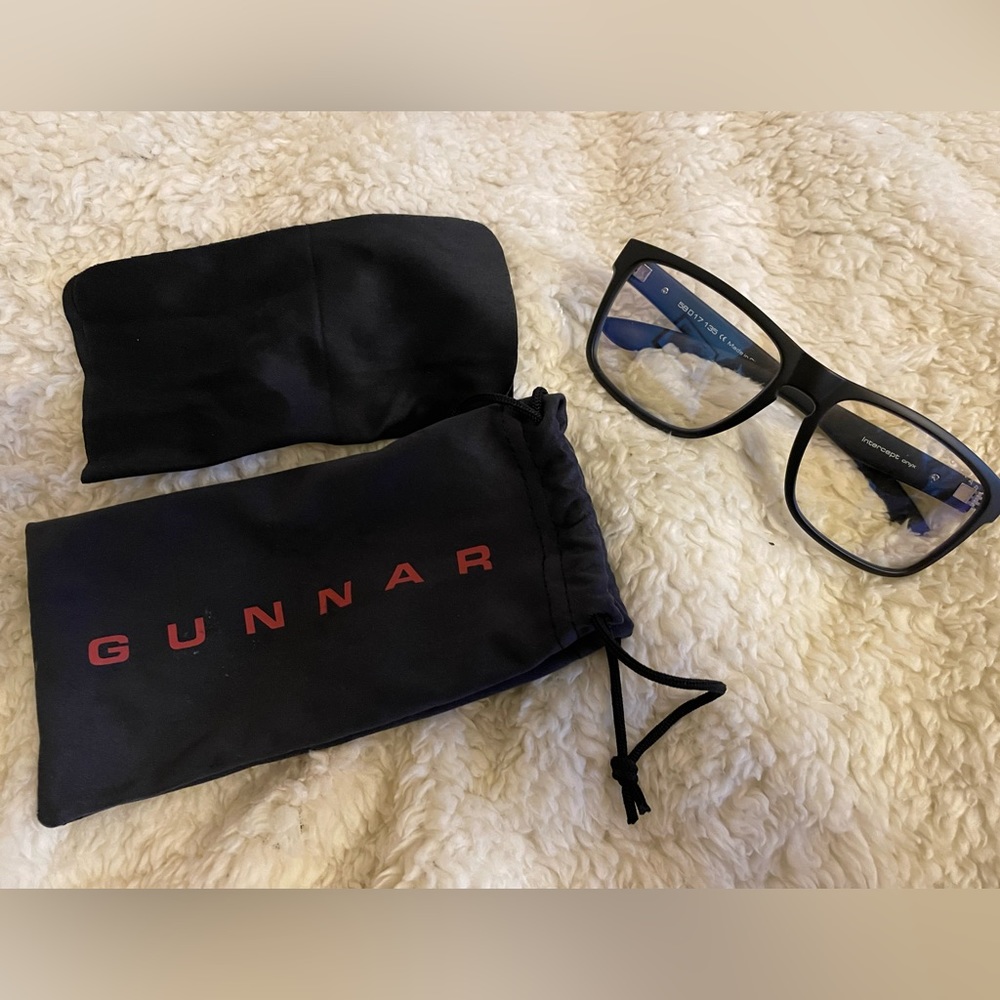 GUNNAR blue light blocking glasses frame:onyx Lens tint: clear